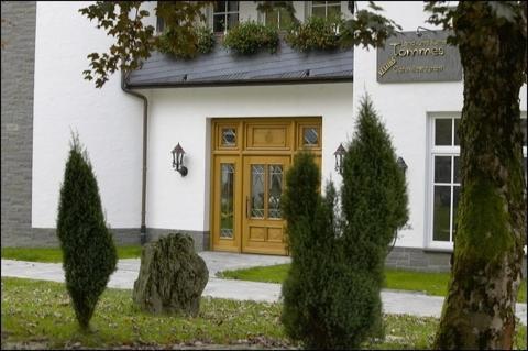 Land- Und Kurhotel Tommes Nordenau Exterior photo